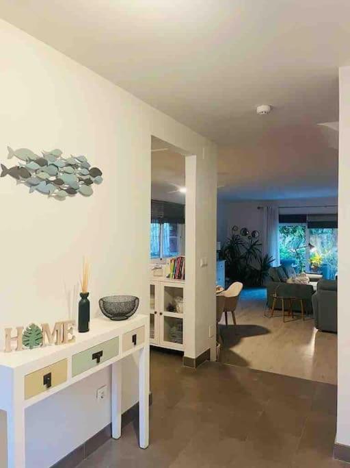 Hébergement de vacances Casa De 3 Plantas, Con Jardin Y Vistas Al Golf Benalmádena