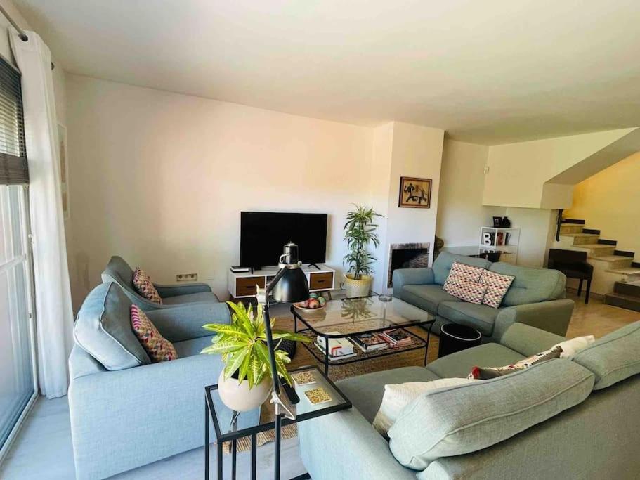 Casa De 3 Plantas, Con Jardin Y Vistas Al Golf Hébergement de vacances Benalmádena