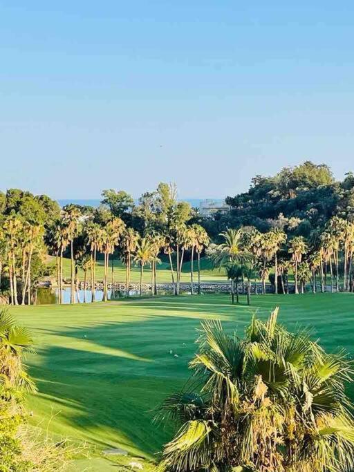 Casa De 3 Plantas, Con Jardin Y Vistas Al Golf Hébergement de vacances Benalmádena